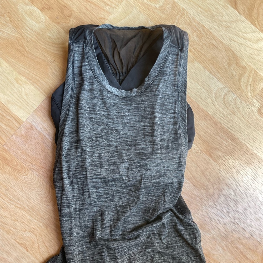 Preloved lululemon black tank top with tank top size 4